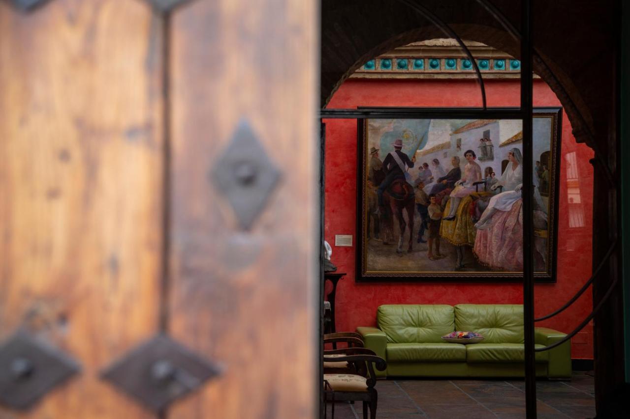Palacio Sirvente Mieres - Parking Gratuito Andújar Zewnętrze zdjęcie
